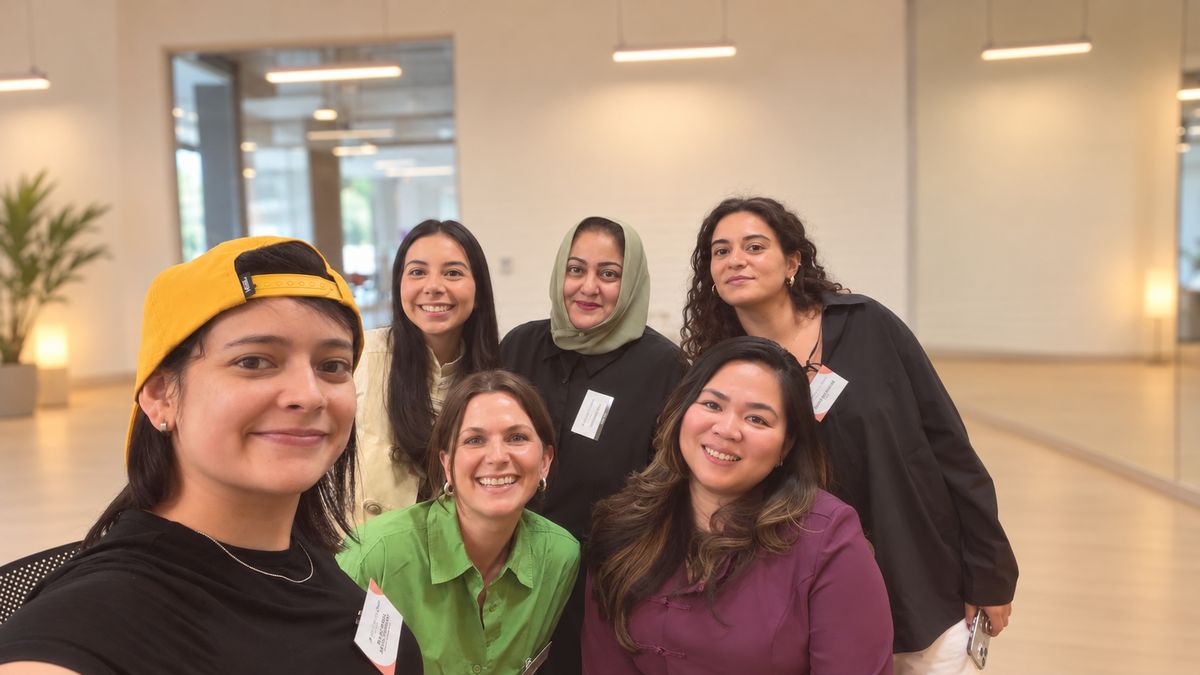 Nayaab Rais with a group of mentees